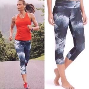 ATHLETA Capri Leggings Size XS Electric Sonar Blue Yoga‎ Running Active Athletic